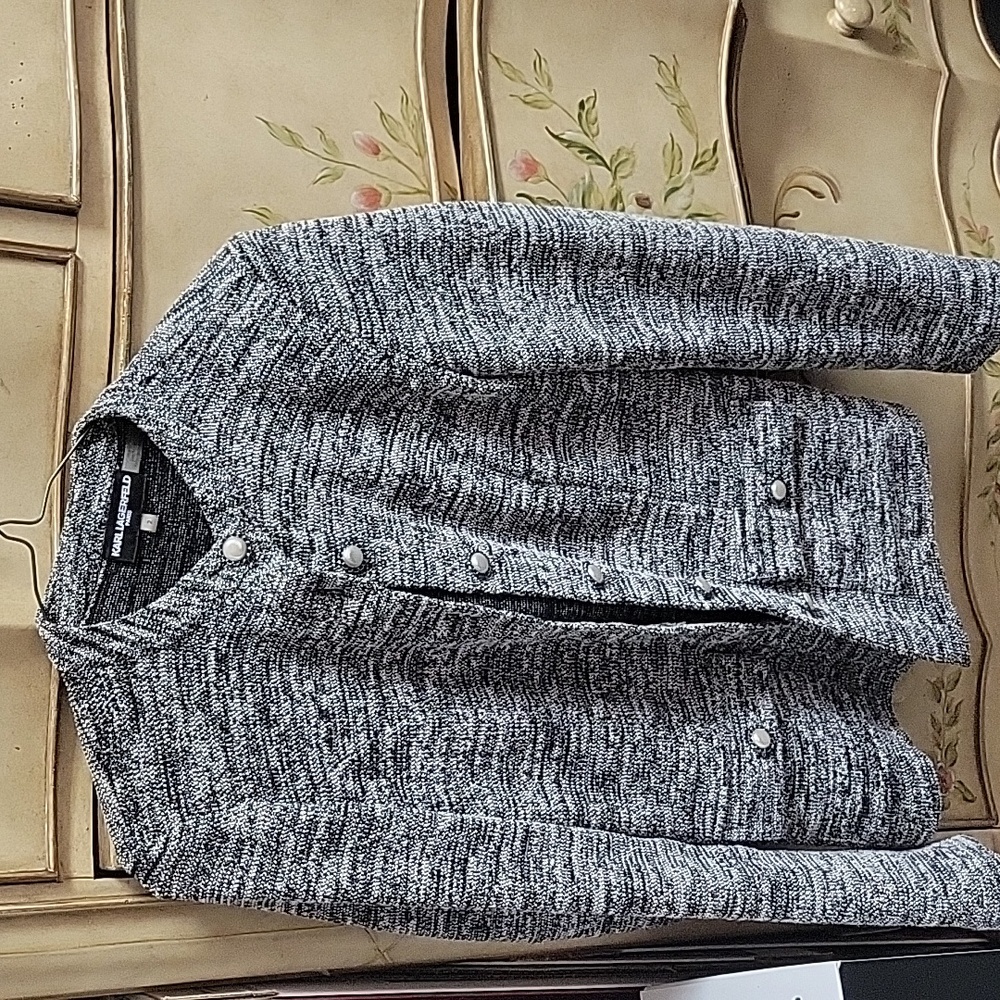 Karl lagerfeld black amd white sweater
